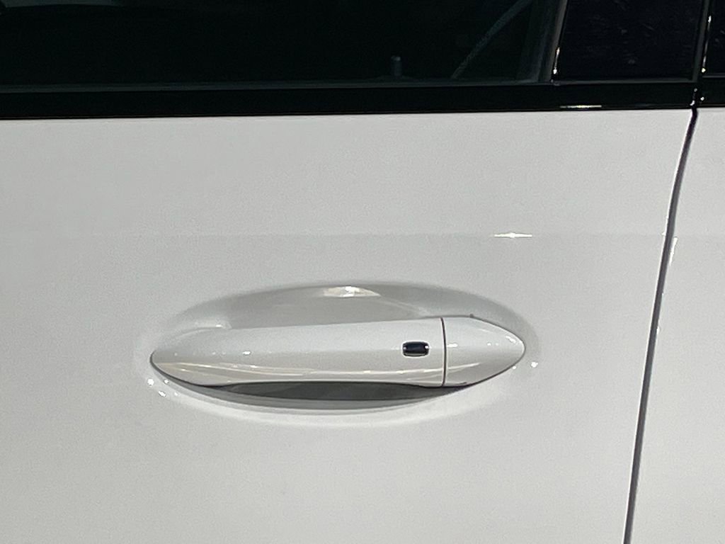 Used 2025 Buick Envision Sport Touring image 18