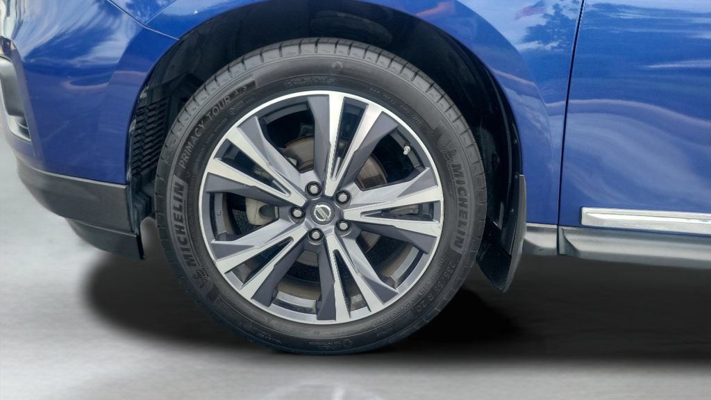 Used 2017 Nissan Pathfinder Platinum FWD image 26