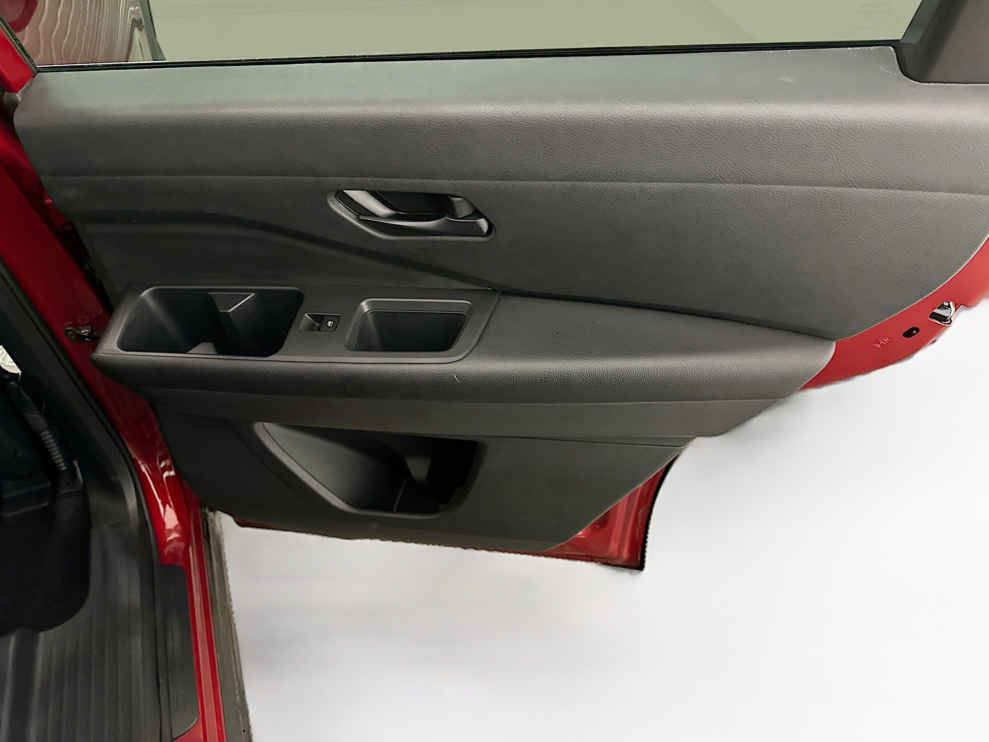 Used 2023 Nissan Pathfinder SV image 31
