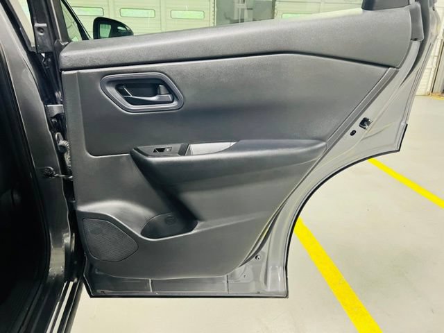 Used 2024 Nissan Rogue S FWD image 28