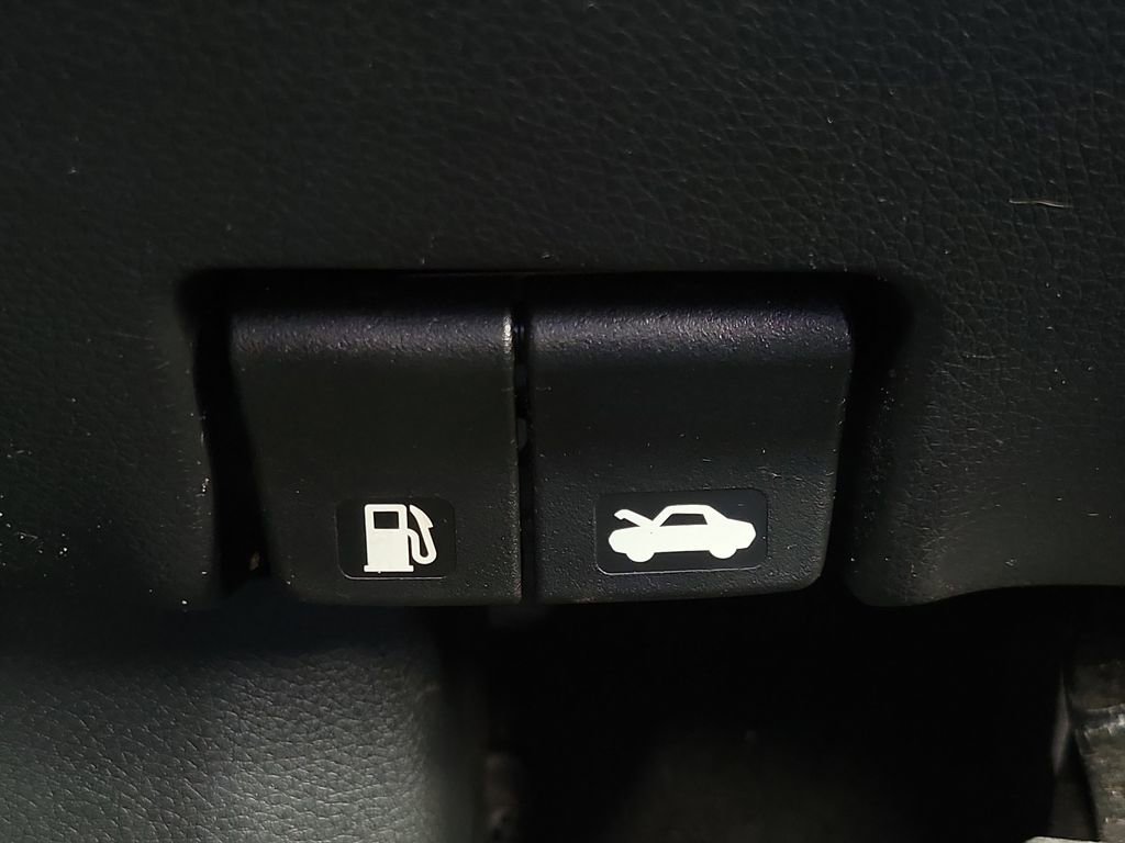 Used 2022 Nissan Rogue Sport S image 21