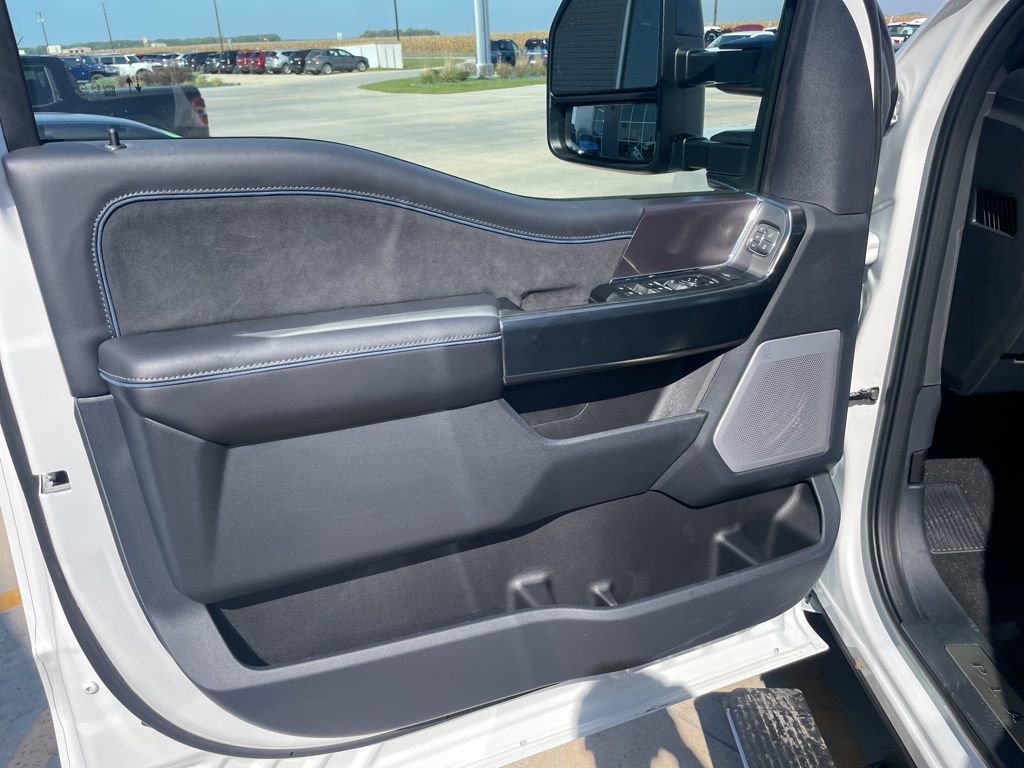New 2026 Ford F350 Platinum w/ FX4 Off-Road Package image 14