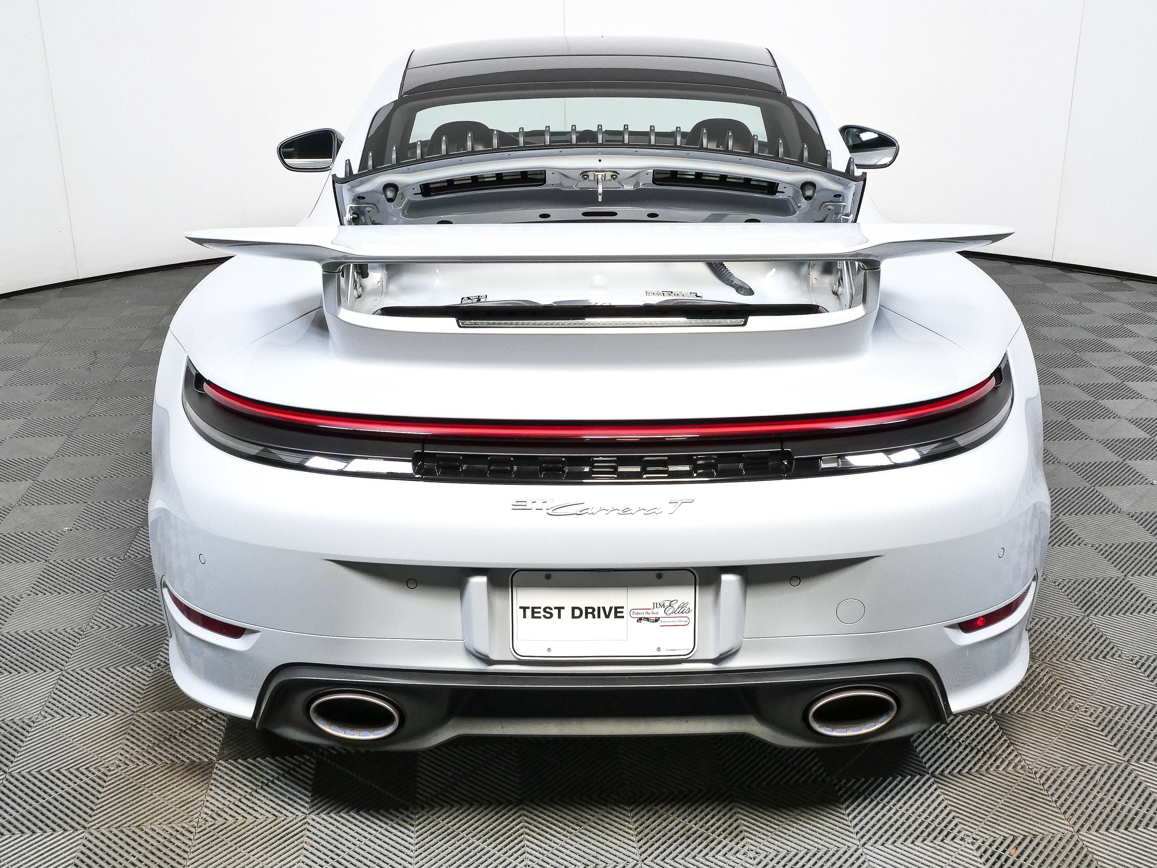 Certified 2025 Porsche 911 Carrera RWD image 30
