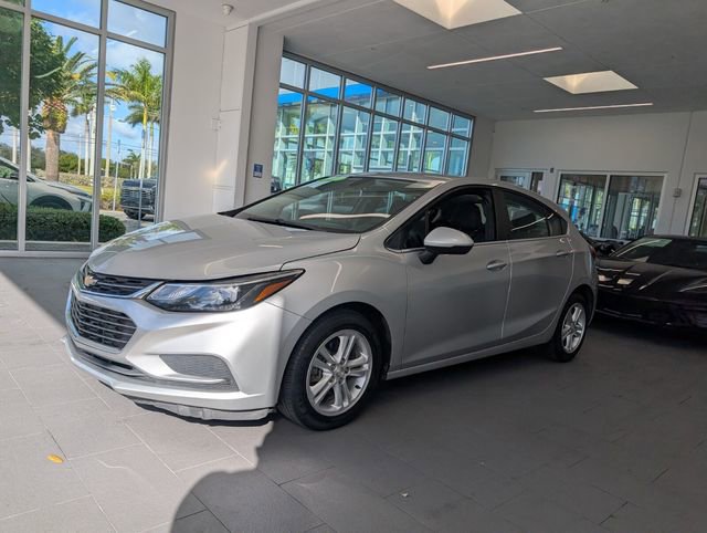Certified 2018 Chevrolet Cruze LT image 3