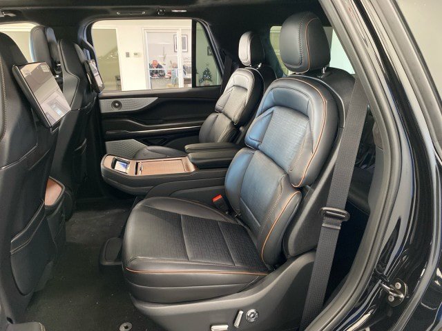 New 2025 Lincoln Navigator Black Label AWD/4WD image 12