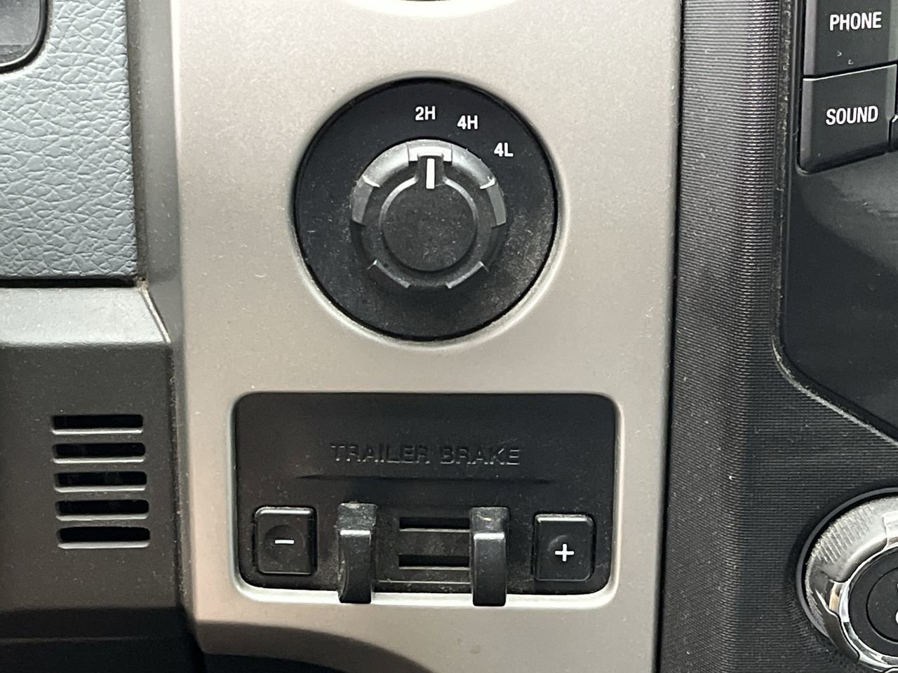 Used 2013 Ford F150 XLT w/ Mid Equipment Group AWD/4WD image 17