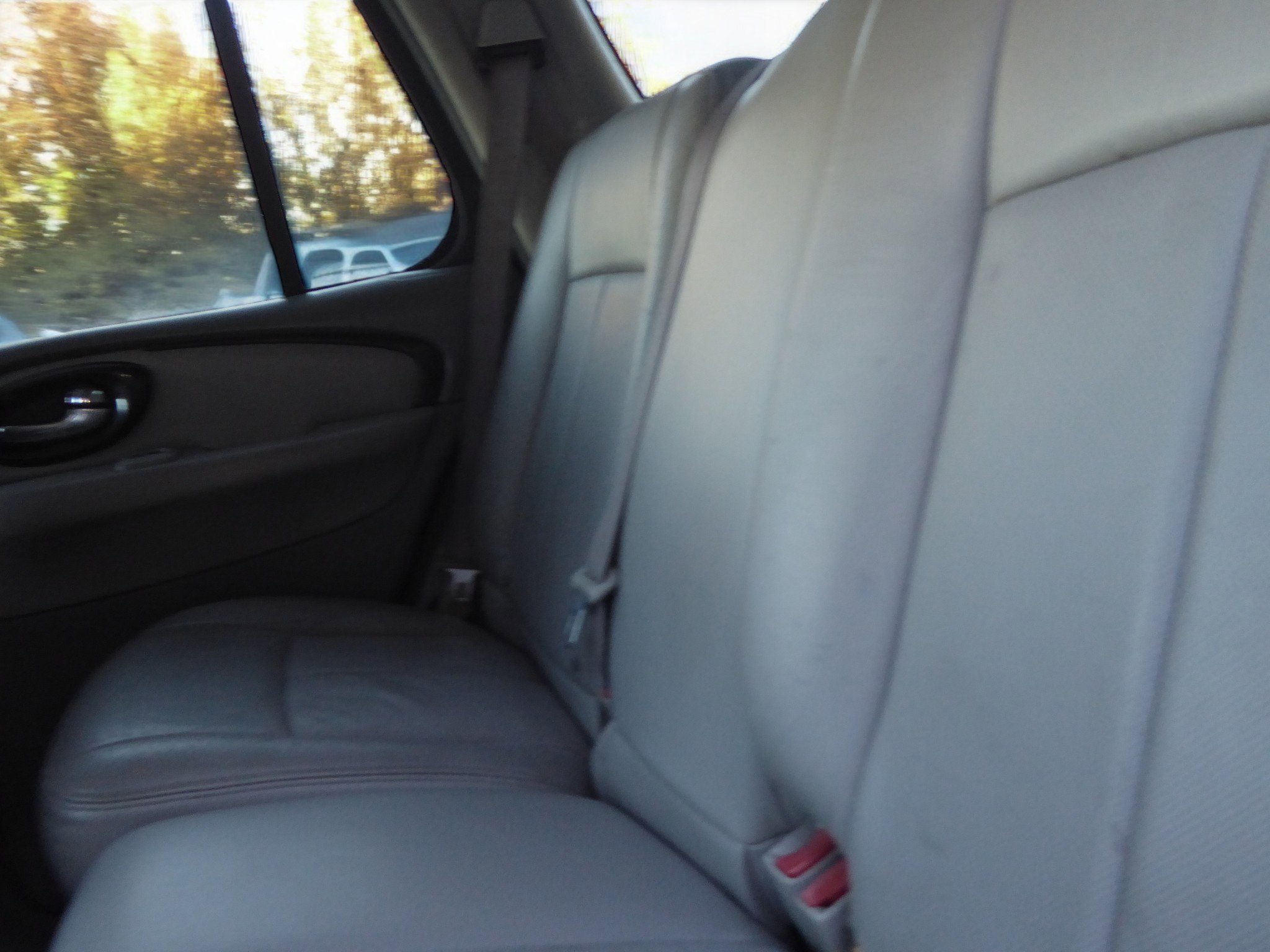 Used 2005 Buick Rainier CXL w/ Luxury Package image 15