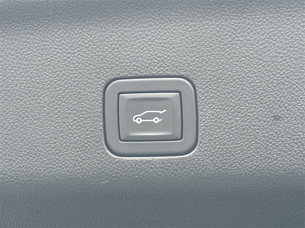 Certified 2025 Cadillac Escalade Sport w/ Touring Package image 17