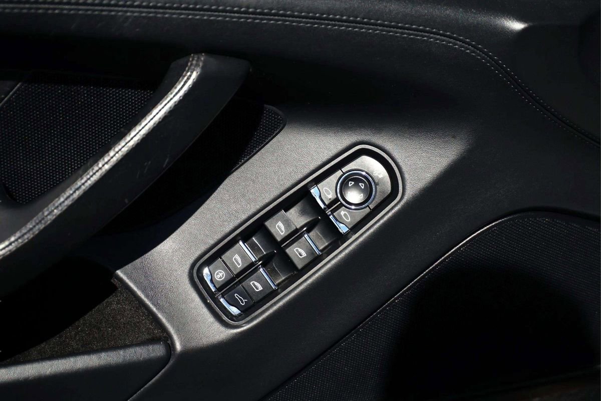 Used 2013 Porsche Panamera GTS image 11