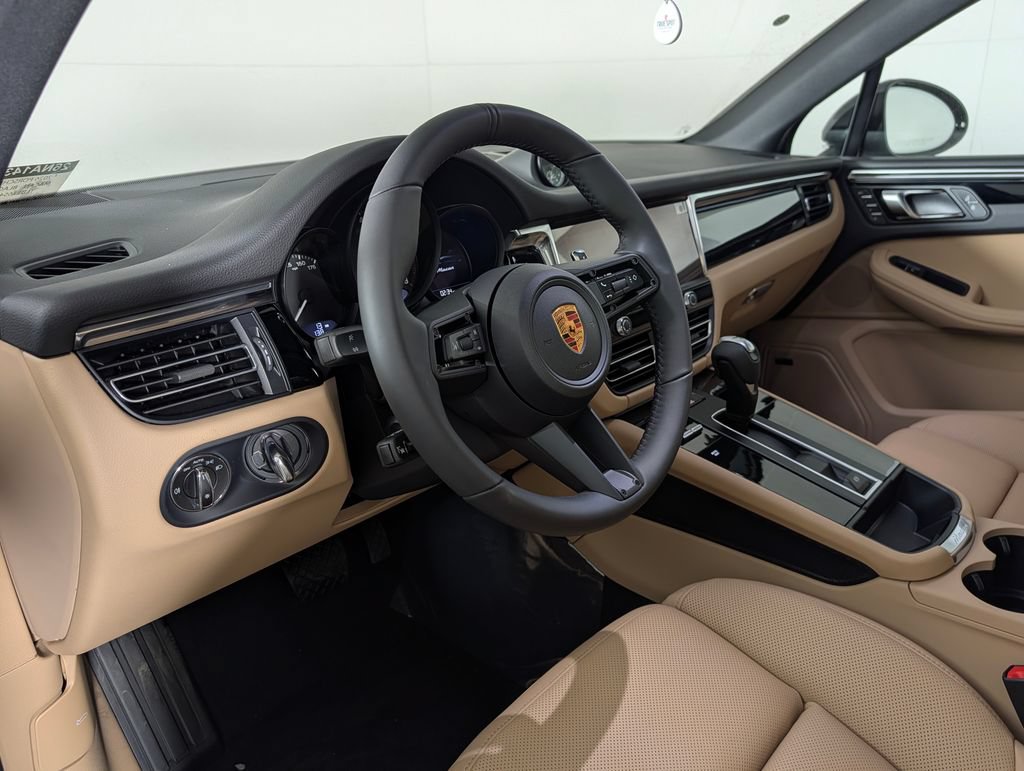 New 2026 Porsche Macan AWD/4WD image 4