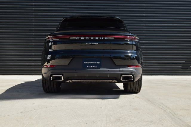 Used 2025 Porsche Cayenne Coupe AWD/4WD image 6