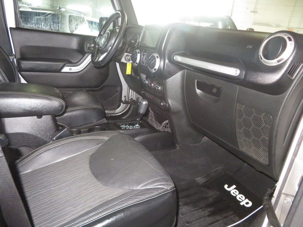 Used 2015 Jeep Wrangler Unlimited Sport AWD/4WD image 34