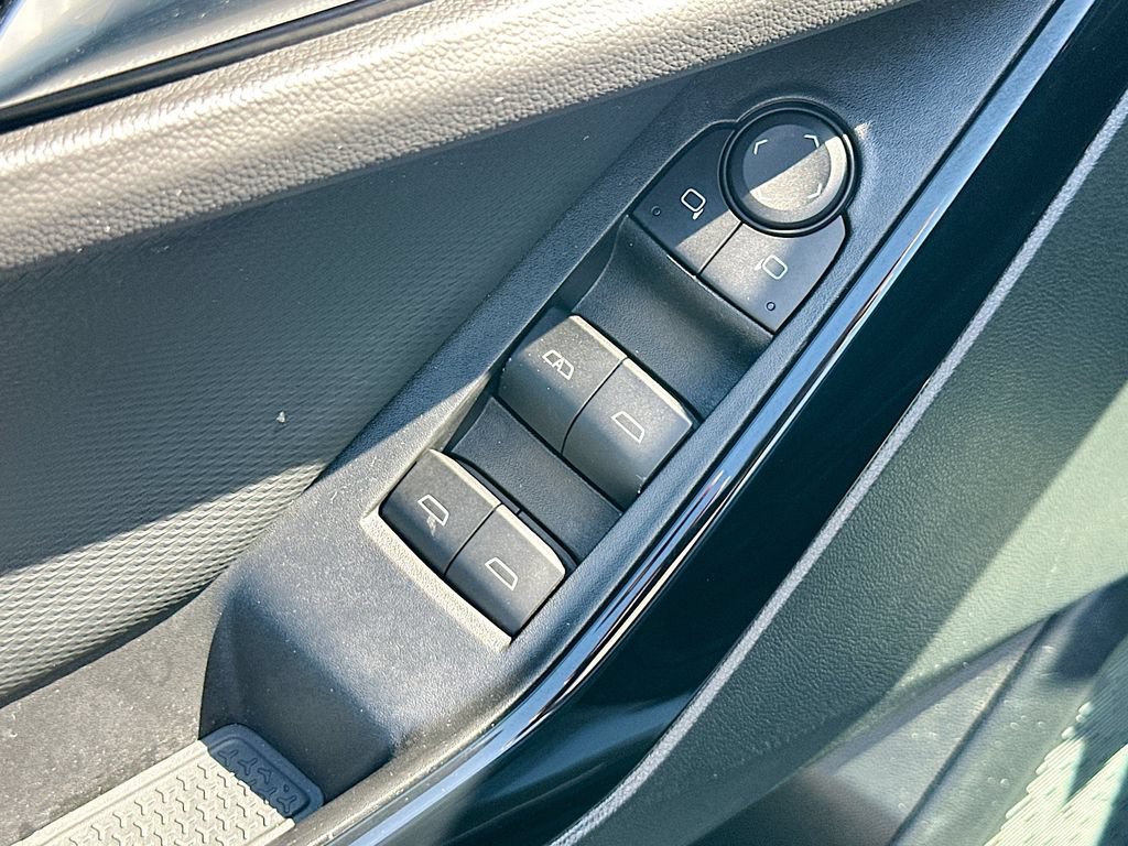 Certified 2026 Chevrolet Equinox LT w/ Safety and Technology Package FWD image 17