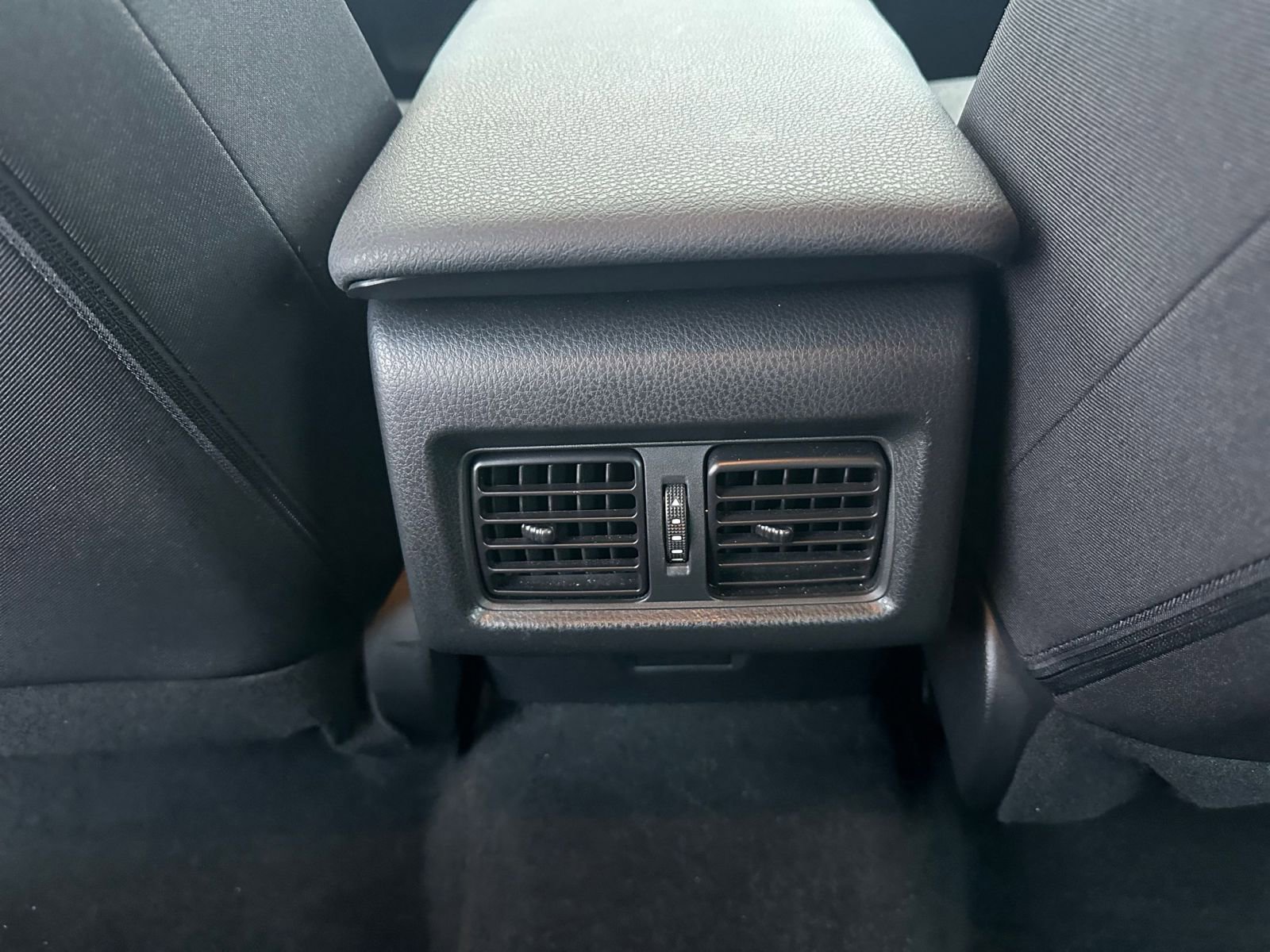 Used 2025 Toyota Camry LE image 23