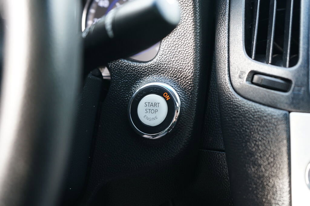 Used 2014 INFINITI Q60 Sport image 24