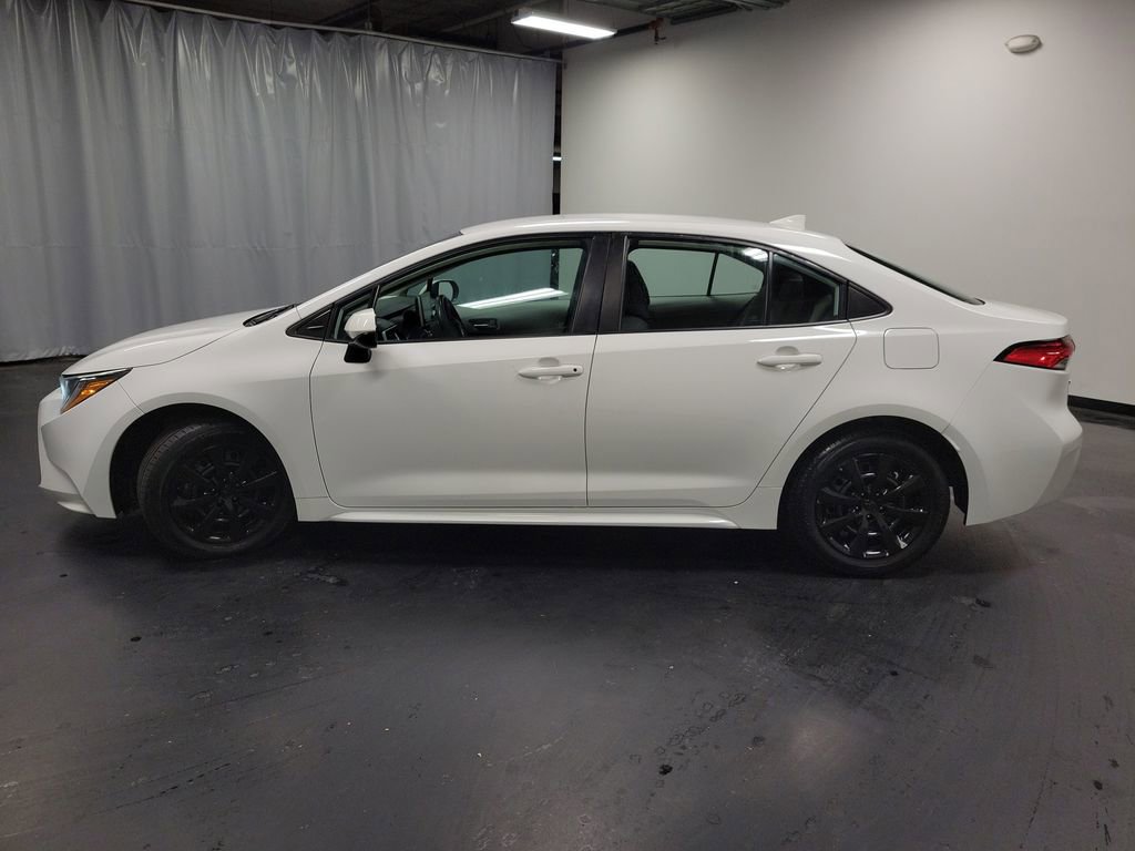 Used 2021 Toyota Corolla LE image 5