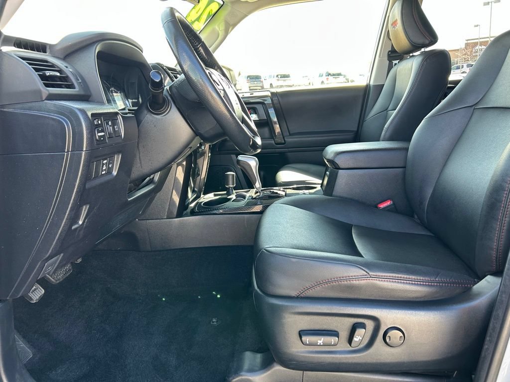 Used 2024 Toyota 4Runner TRD Off-Road Premium AWD/4WD image 23