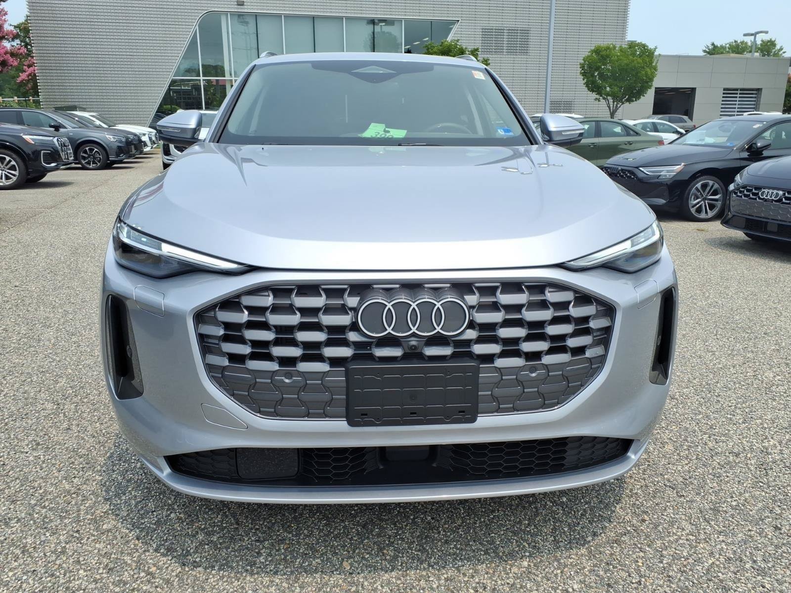 Used 2025 Audi Q5 Prestige AWD/4WD image 2