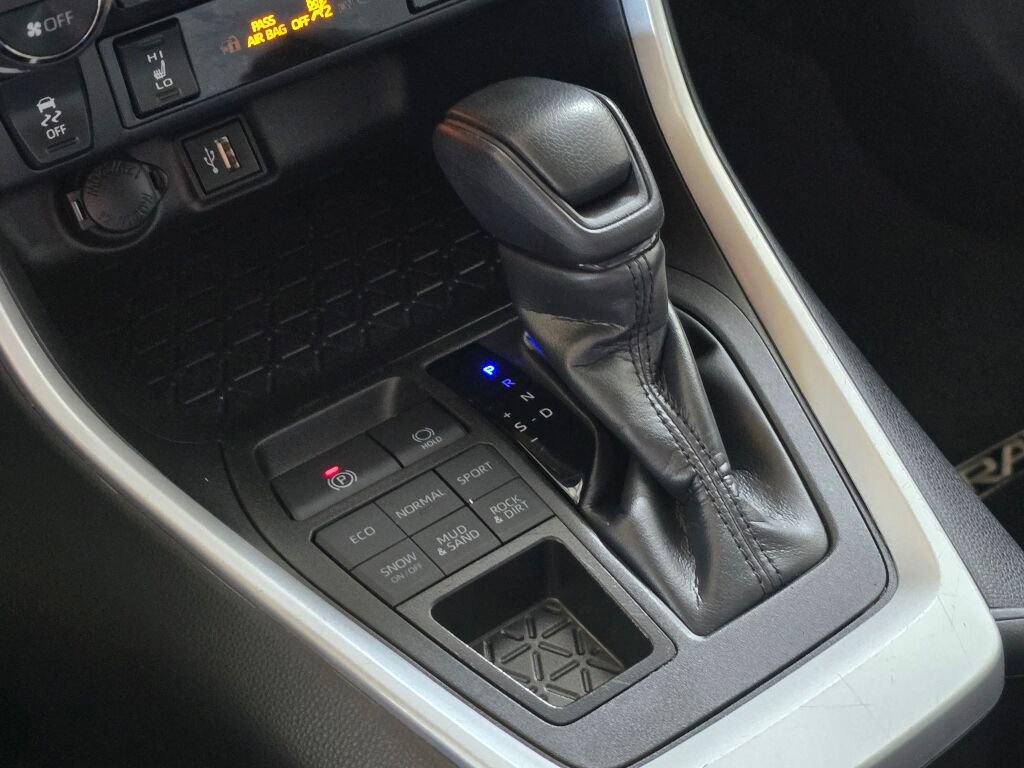 Used 2024 Toyota RAV4 XLE w/ Convenience Package AWD/4WD image 32