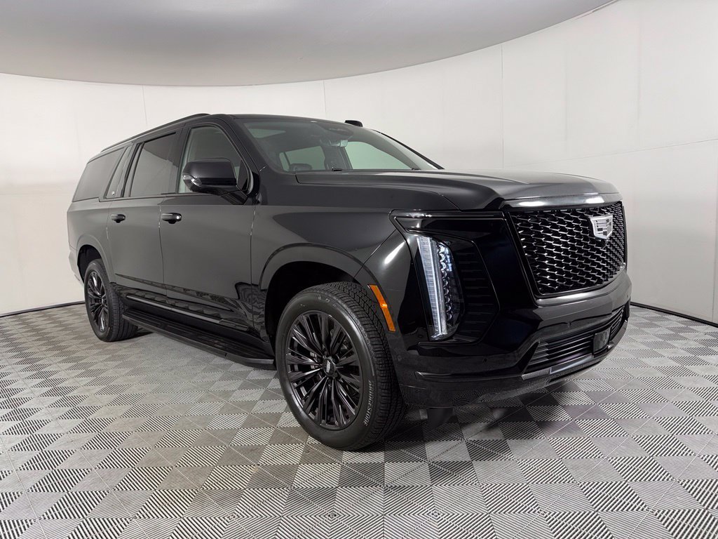 Used 2025 Cadillac Escalade ESV Sport w/ LPO, ONYX Package AWD/4WD image 5