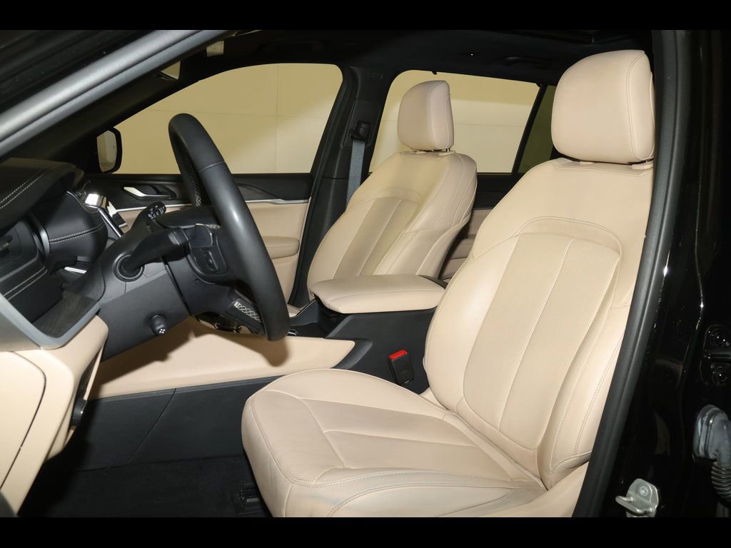 Used 2023 Jeep Grand Cherokee L Limited w/ Luxury Tech Group II image 25