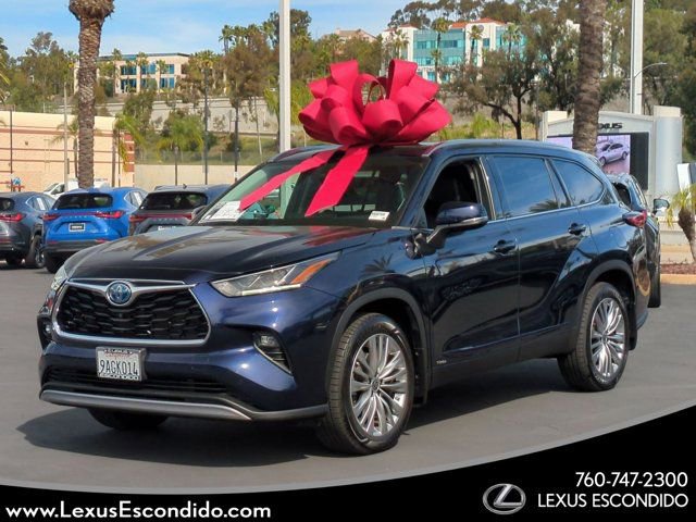 Used 2022 Toyota Highlander Platinum image 1