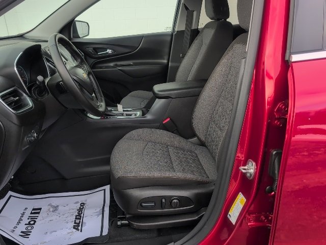 Certified 2024 Chevrolet Equinox LT w/ LPO, Floor Liner Package image 15