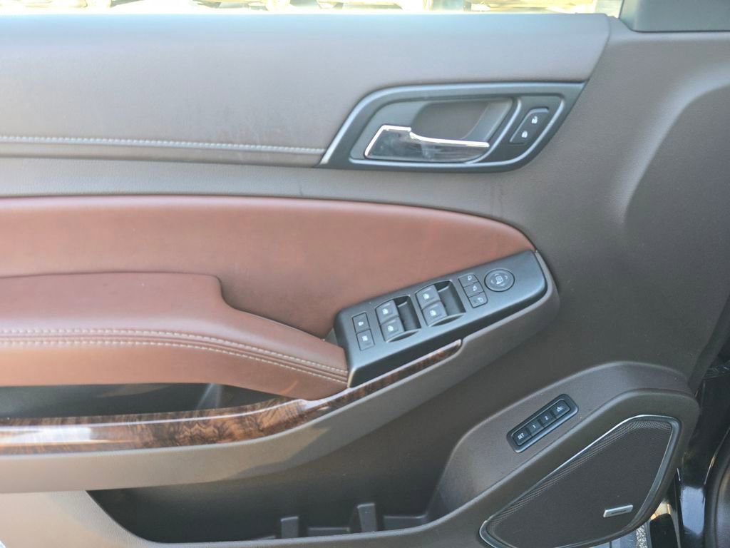 Used 2015 Chevrolet Suburban LTZ image 10