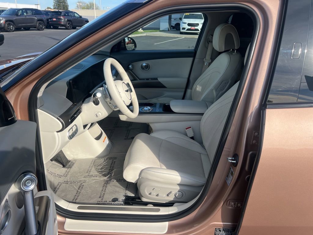 Used 2023 Genesis GV60 Advanced w/ Cargo Package image 19