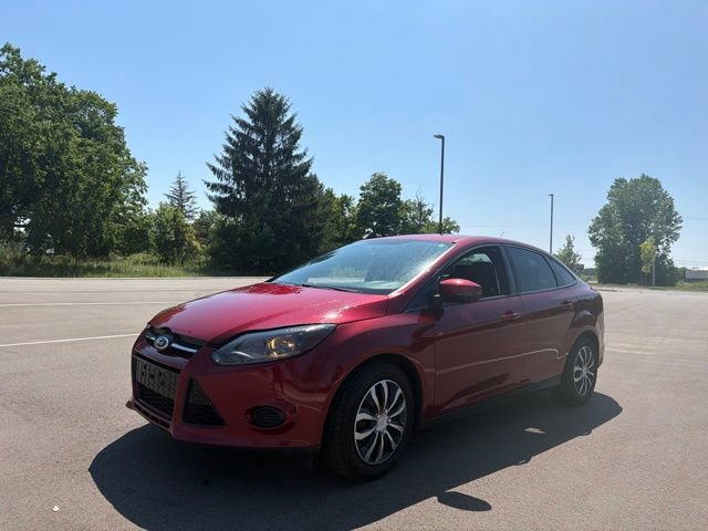 Used 2013 Ford Focus SE w/ SE Winter Pkg FWD image 1