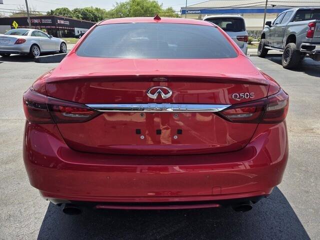 Used 2018 INFINITI Q50 Red Sport 400 w/ Sensory Package (Sport) image 16