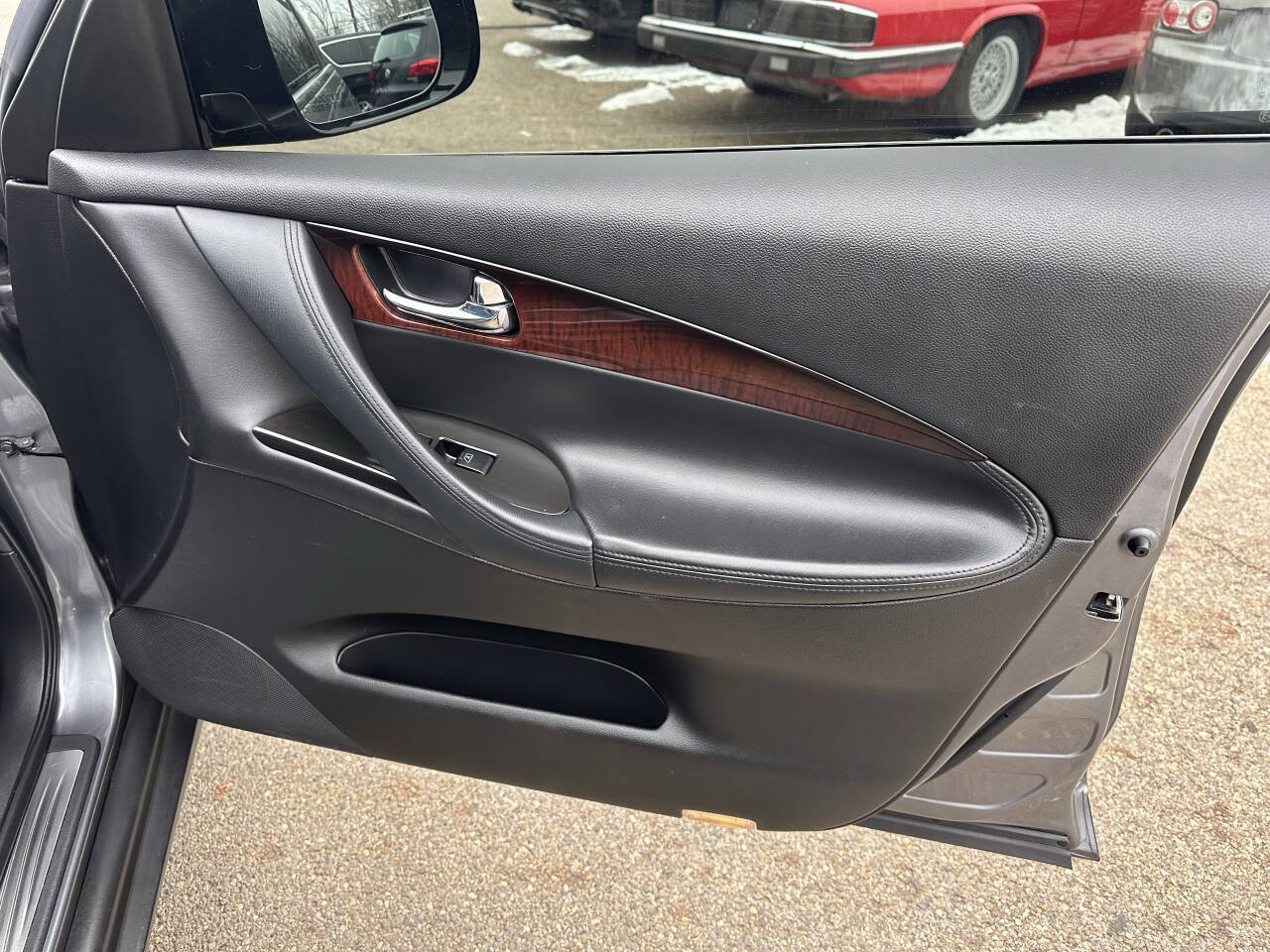 Used 2016 INFINITI QX50 AWD w/ Premium Plus Package image 23