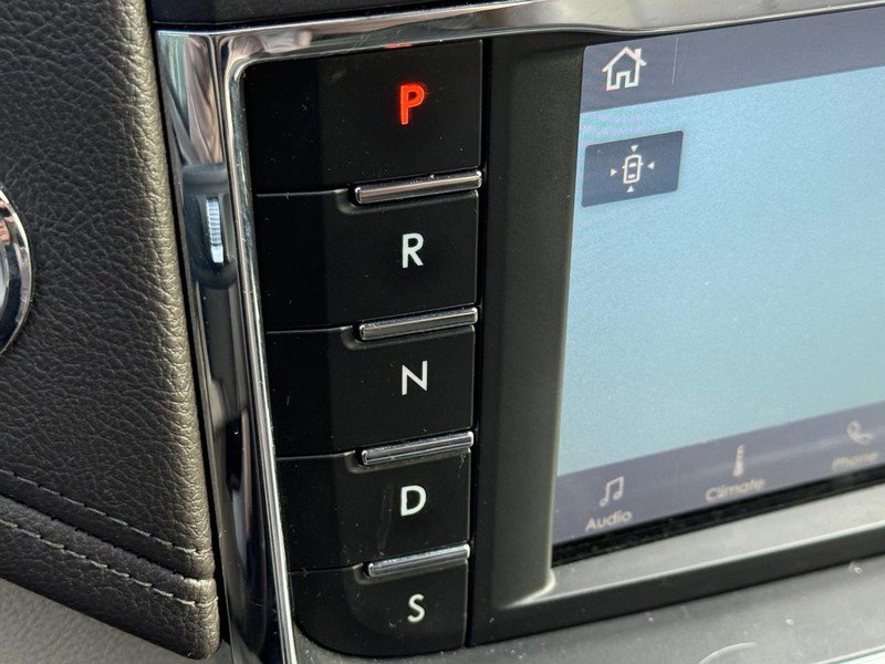 Used 2019 Lincoln Continental Select w/ Continental Climate Package image 16