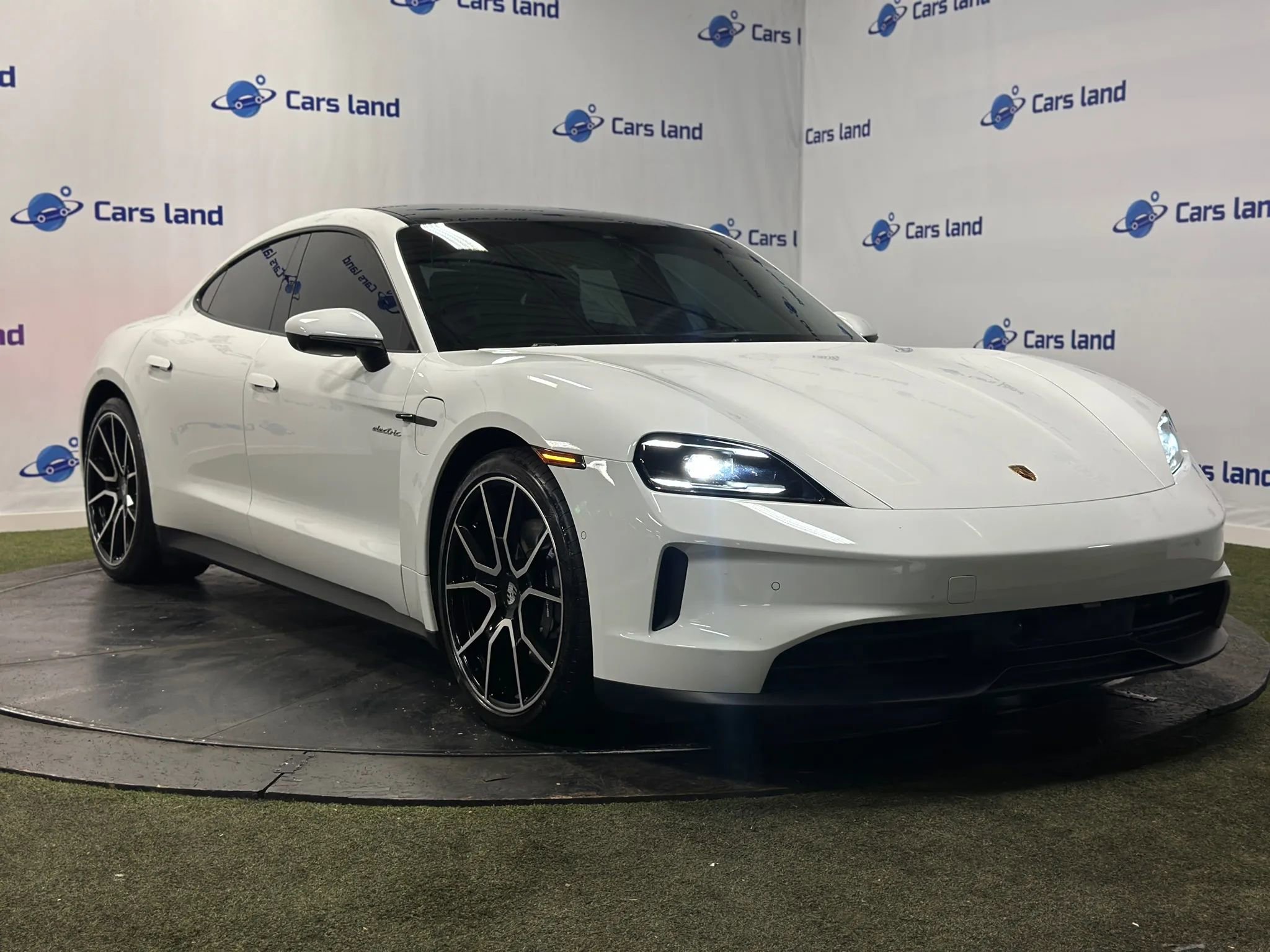 Used 2025 Porsche Taycan Sedan 4D image 1