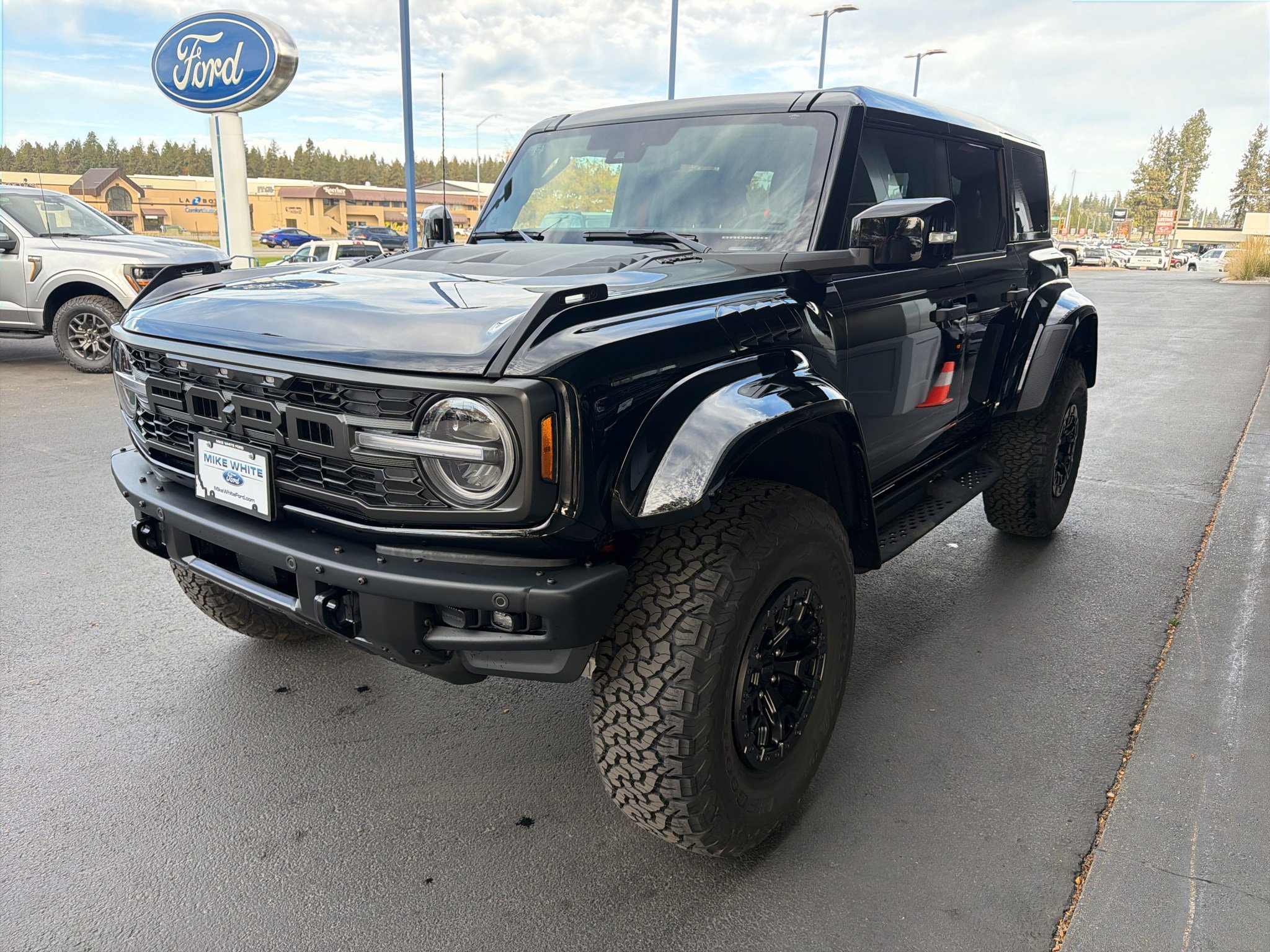 New 2026 Ford Bronco Raptor AWD/4WD image 3