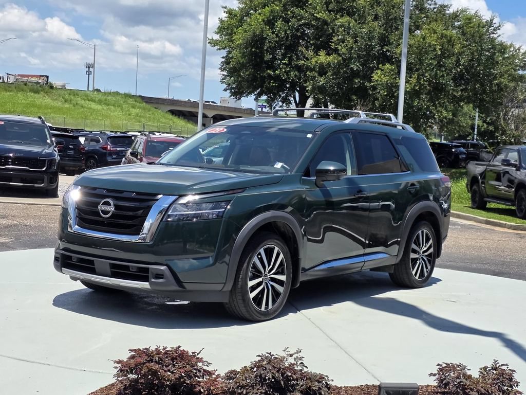 Used 2023 Nissan Pathfinder Platinum FWD image 7