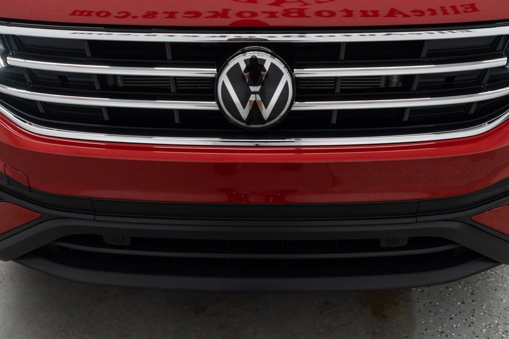 Used 2024 Volkswagen Tiguan SE w/ Panoramic Sunroof Package AWD/4WD image 41