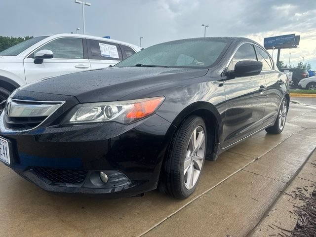 Used 2013 Acura ILX w/ Premium Package FWD image 2
