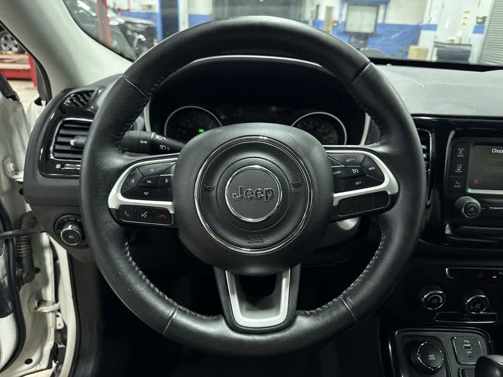 Used 2018 Jeep Compass Latitude AWD/4WD image 18