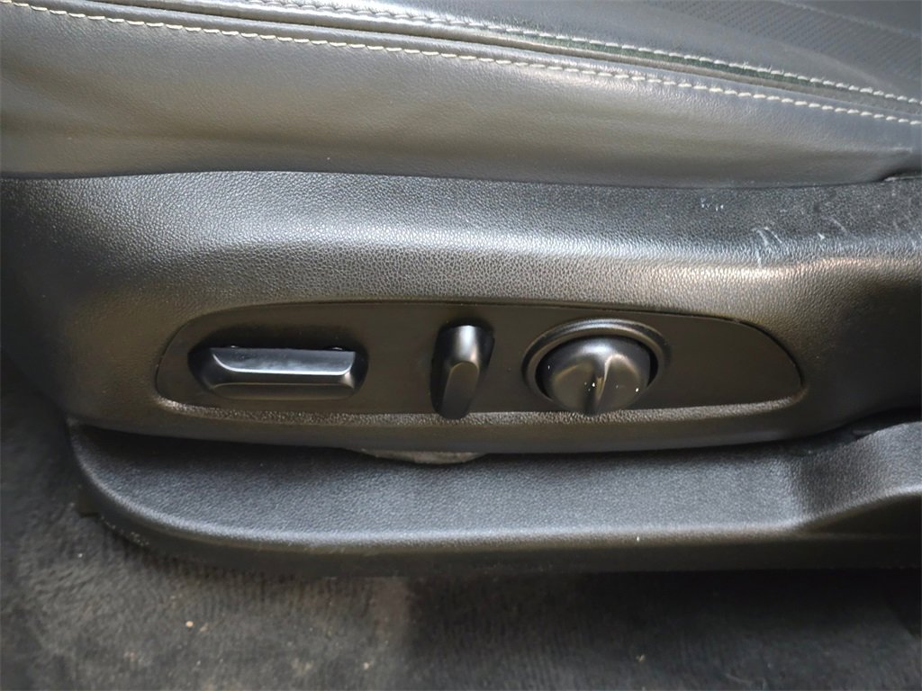 Used 2020 Buick Enclave Essence image 25