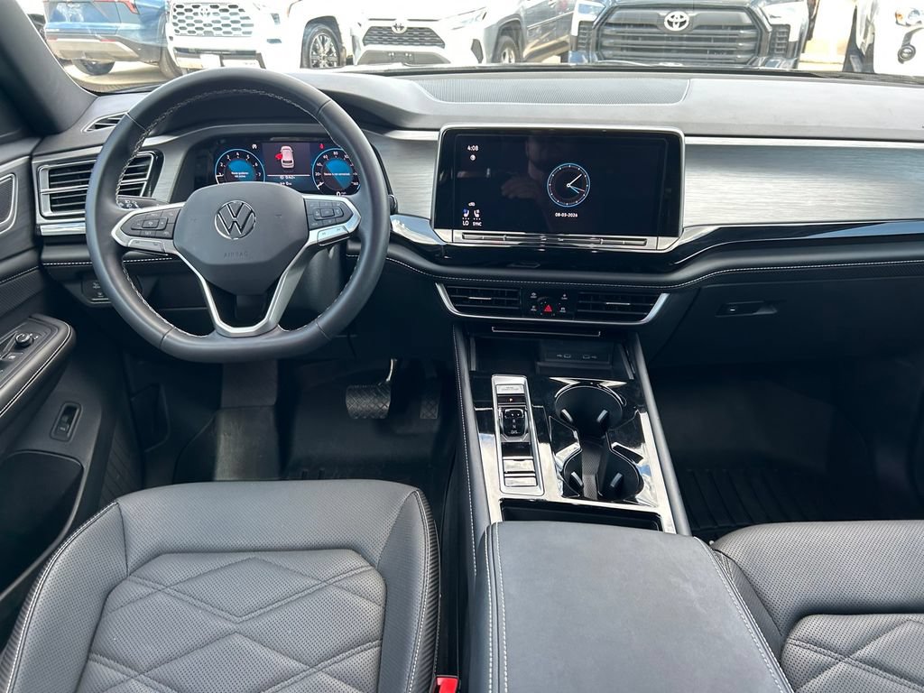 Used 2024 Volkswagen Atlas Cross Sport SE w/ Black Wheel Package FWD image 17