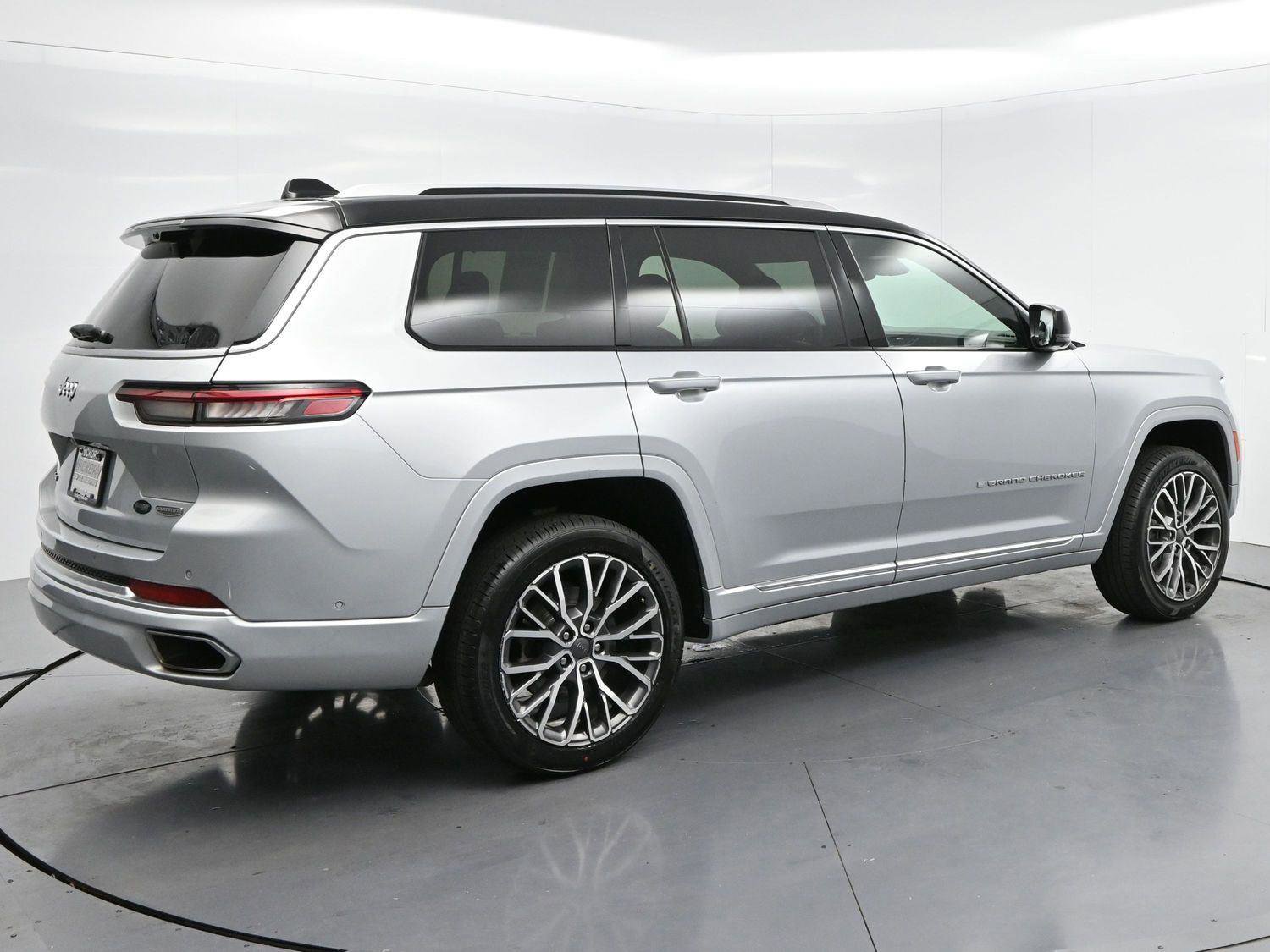 Used 2023 Jeep Grand Cherokee L Summit image 7