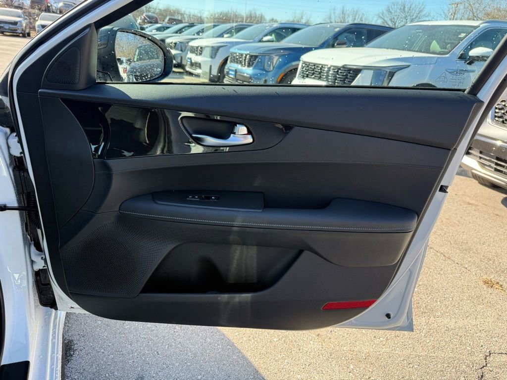 Certified 2023 Kia Forte GT-Line image 19