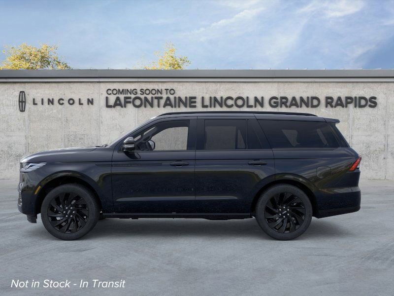 New 2025 Lincoln Navigator Reserve image 3