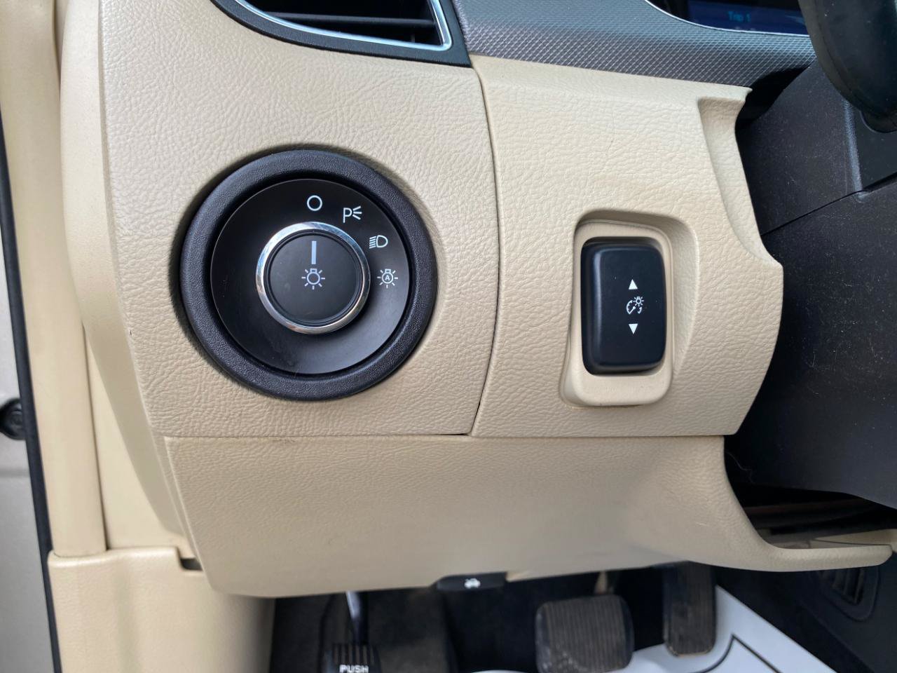 Used 2018 Ford Taurus SE FWD image 64