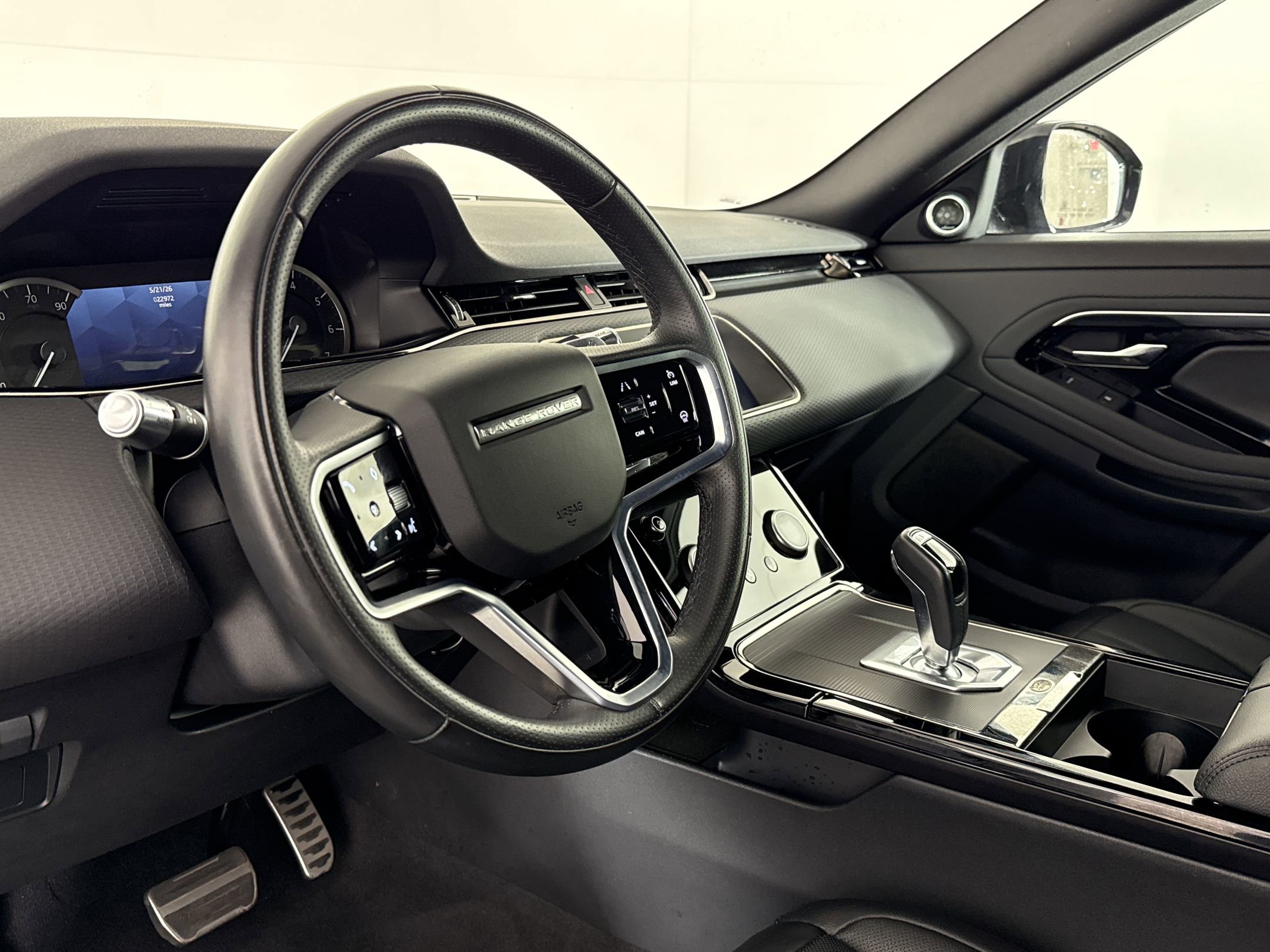 Certified 2022 Land Rover Range Rover Evoque R-Dynamic S AWD/4WD image 4