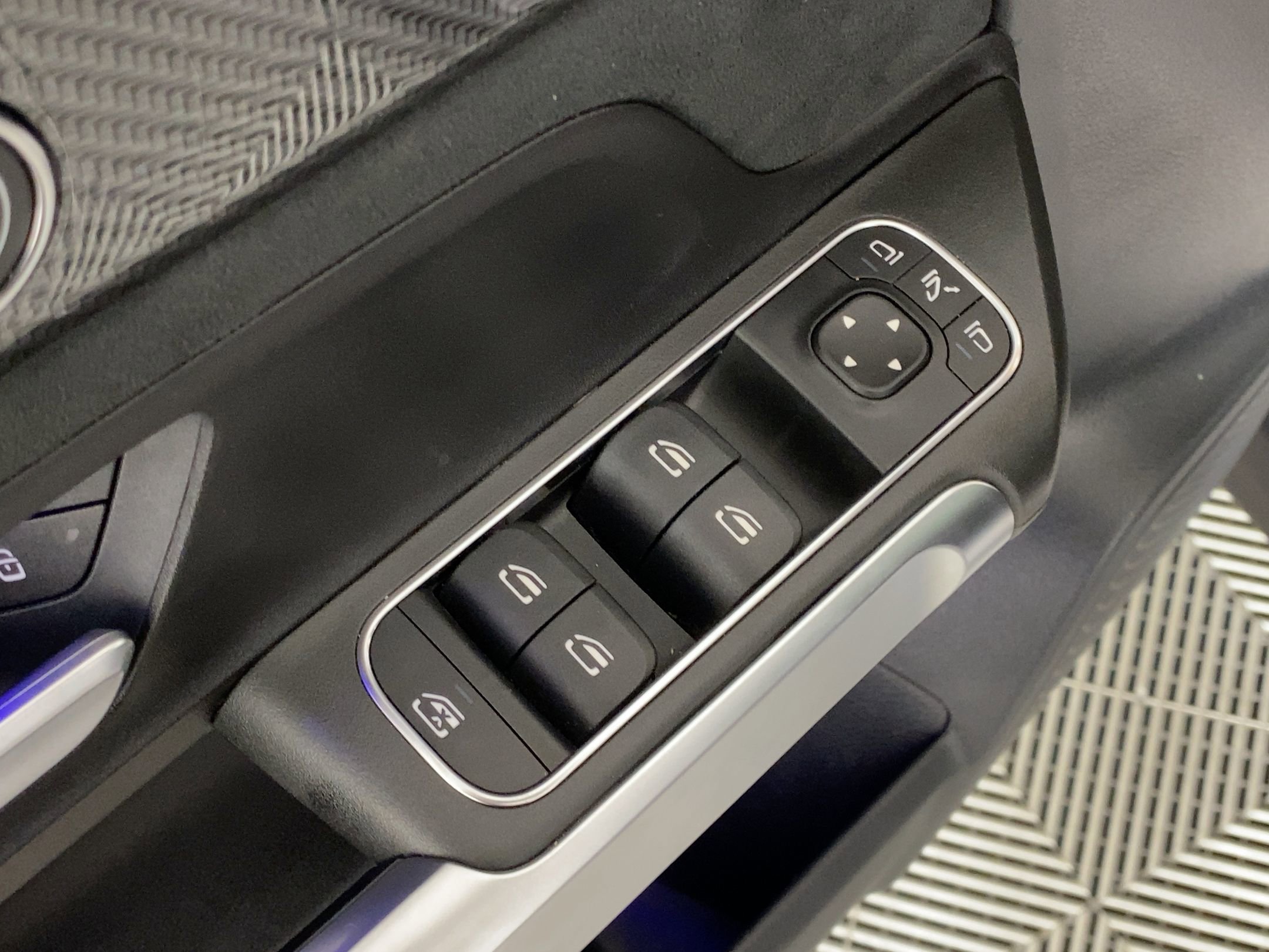 Used 2022 Mercedes-Benz GLB 250 4MATIC image 10