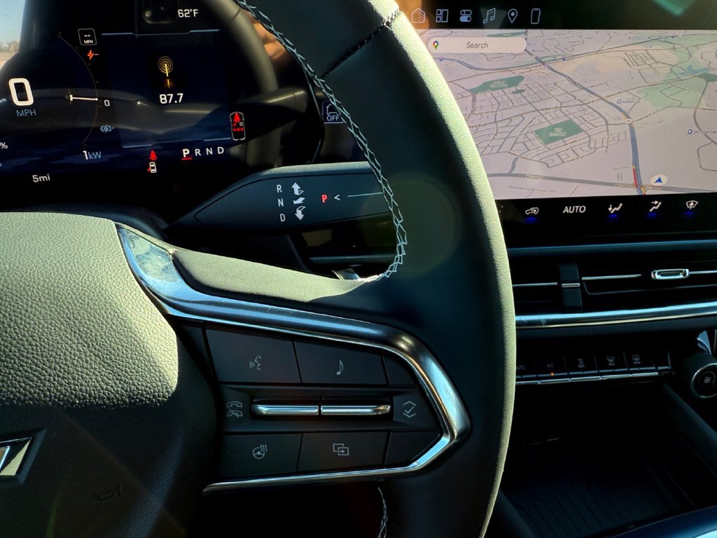 New 2026 Chevrolet Equinox EV LT FWD image 17
