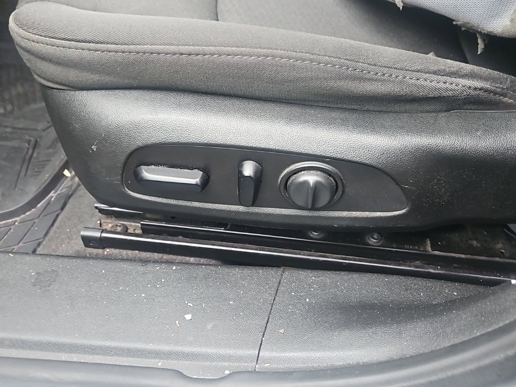 Used 2020 Chevrolet Malibu LT image 9