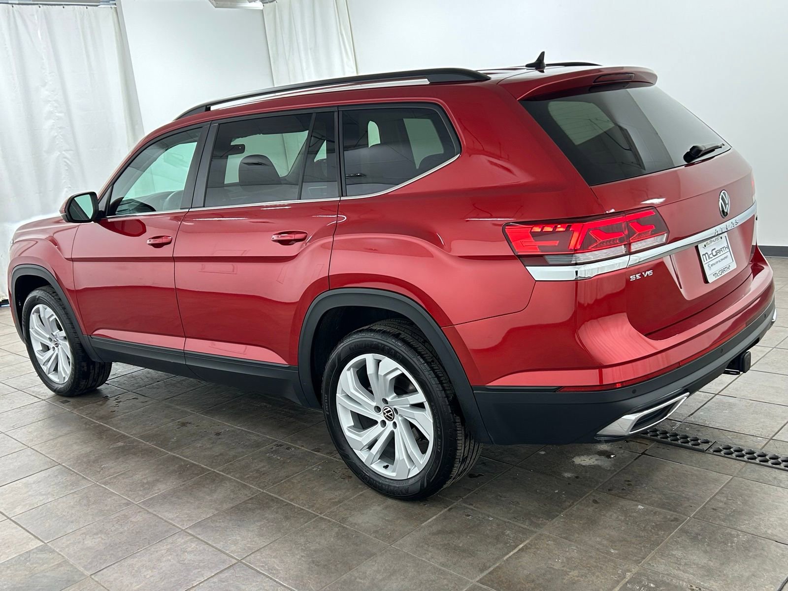 Used 2023 Volkswagen Atlas SE image 3